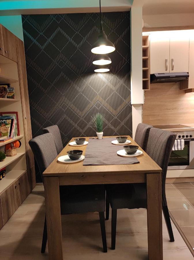 Family Residence Егер Екстериор снимка
