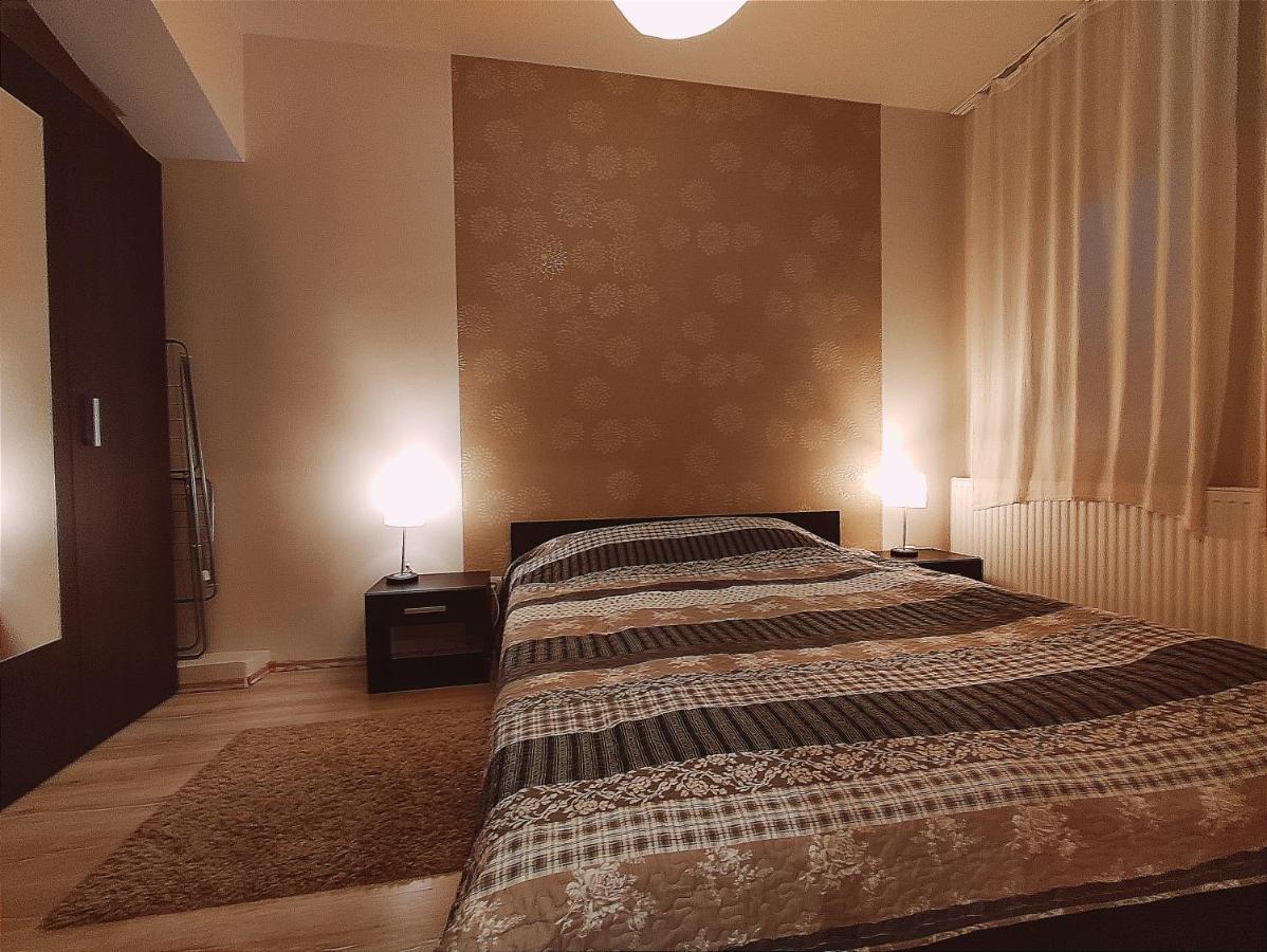 Family Residence Егер Екстериор снимка